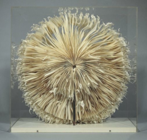 Oskar Holweck: 28 XII 80, unbedrucktes Schreibmaschinen-Papier DIN A4, 500 Blatt, kopfgeleimt, 70 x 70 x 31,5 cm