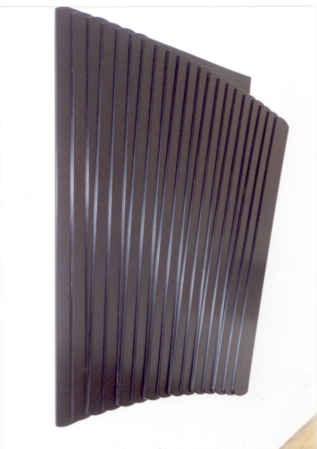 Thomas Lenk: Onyx II, 1994, Holz (MDF), schwarz, 125 x 140 x 30 cm