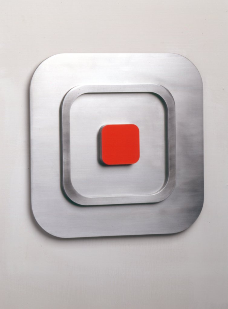 Thomas Lenk: Relief 38, 1999, Aluminium, Frontplatte leuchtorange, 46 x 46 x 5 cm